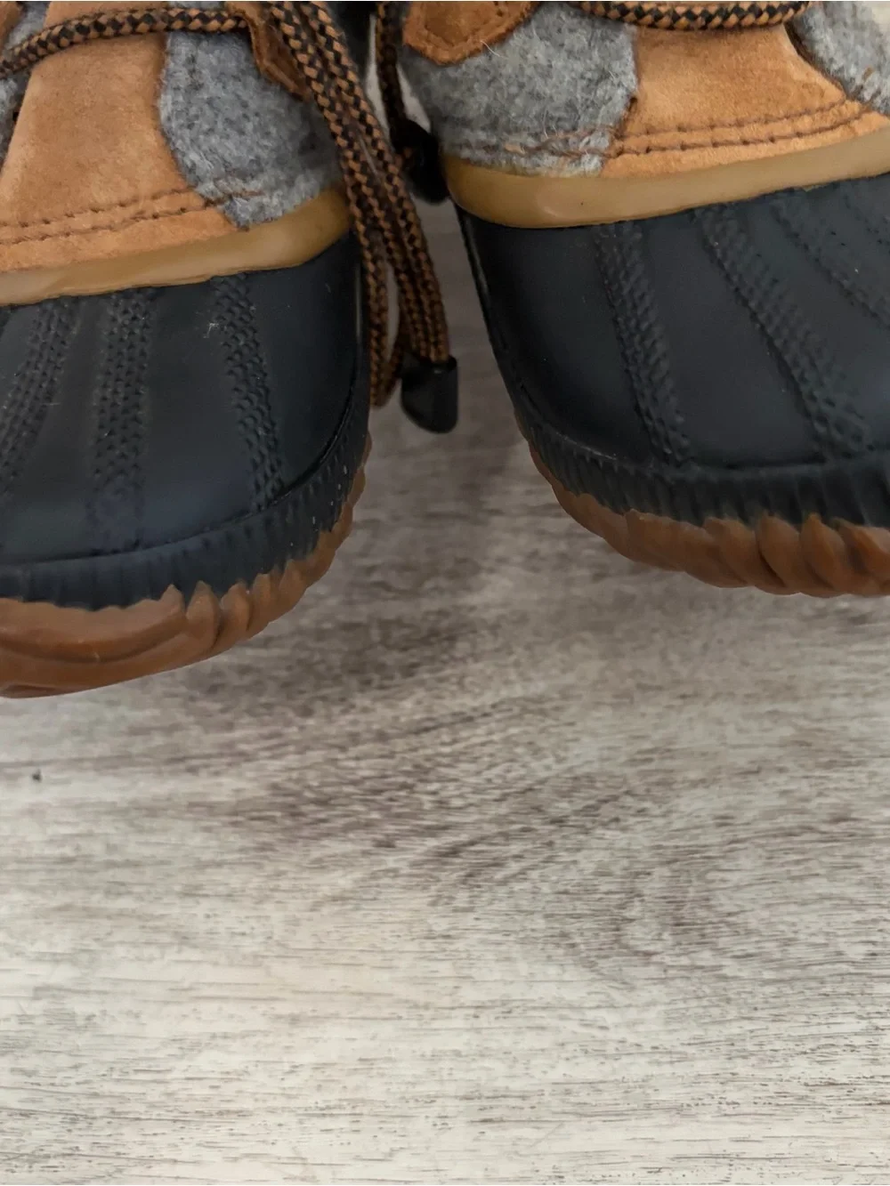 Sorel Out n About Wool Insulated Waterproof Duck Boot Youth Kids Size 4 Gray Tan